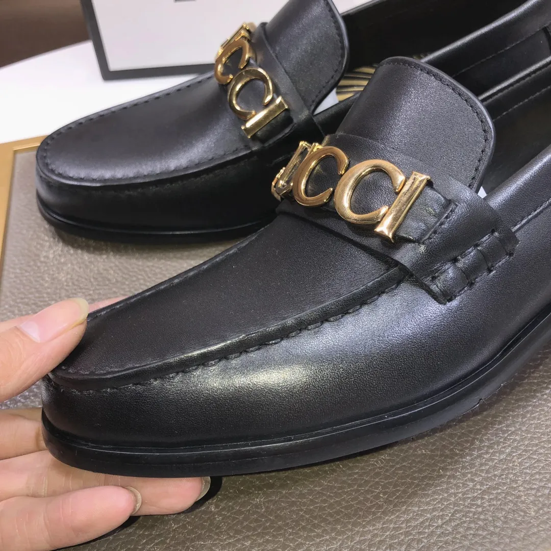 Factory batch 580💰Italy’s top luxury men’s shoe giant (GUCCI) (Gucci) (full cowhide lining) new arrival🍃Original European style🔰 Pleasant to the eye😍In order to make the shoes more durable and non-deformable🌀The production continues to follow traditional methods but there is still no lack of innovation💪Select original cowhide for the leather♻️Smooth, natural and extra bright⭐Made of imported cowhide The rich man’s first choice 38-45 (45 customized)